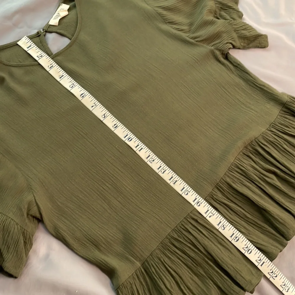Green women’s short sleeve top | color: green | size medium - Picture 6 of 6